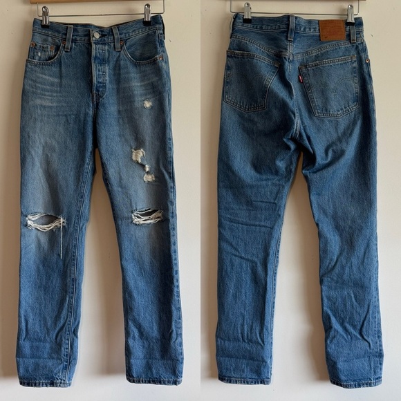 Levi's Women's 501 Original Fit Button Fly Classic Distressed Jeans 25 - Picture 1 of 10